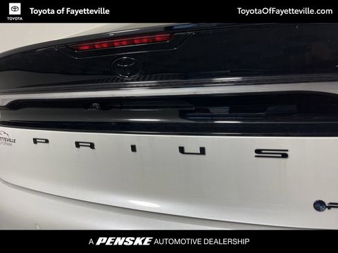 Used 2026 Toyota Prius Plug-In Hybrid FWD image 19