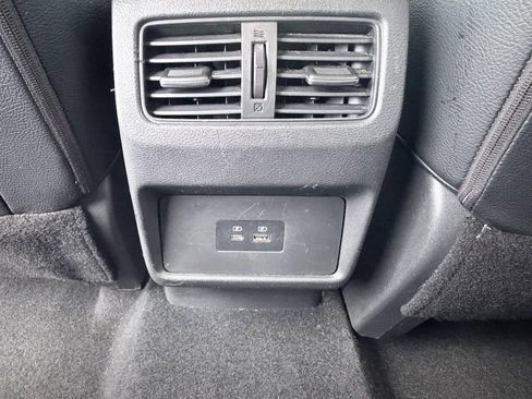 Used 2021 Nissan Rogue SV image 25