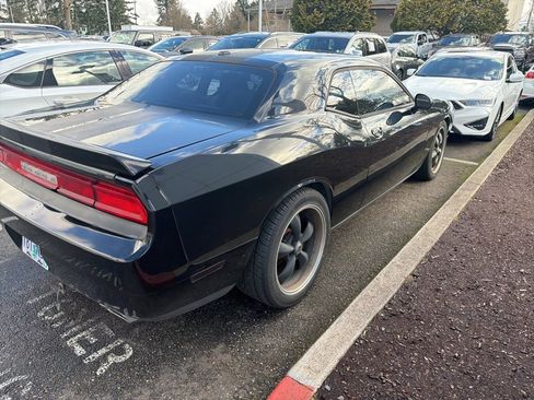Used 2012 Dodge Challenger SXT image 5