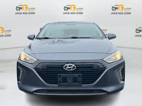 Used 2019 Hyundai Ioniq Plug-In Hybrid image 2