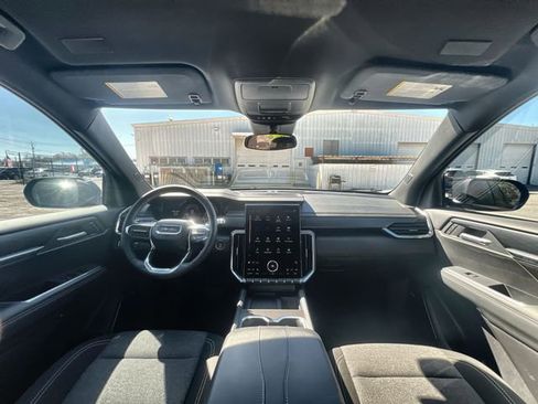 Used 2025 GMC Acadia Elevation image 19