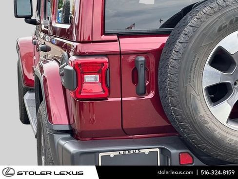 Used 2021 Jeep Wrangler Unlimited Sahara AWD/4WD image 12