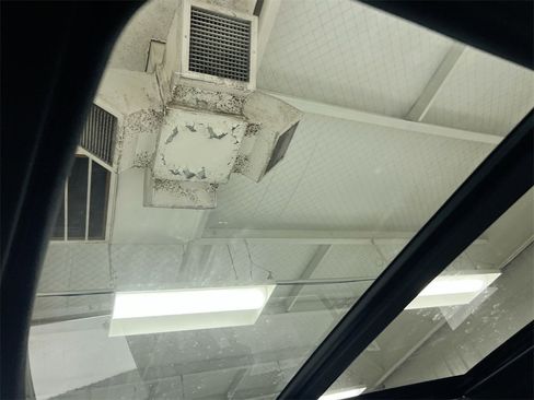 Used 2022 Ford Expedition Limited image 19