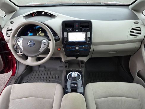Used 2012 Nissan Leaf SV image 27
