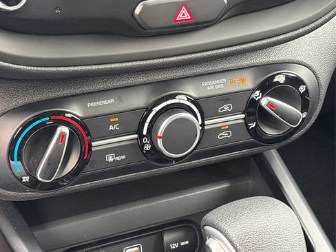 Used 2023 Kia Soul LX image 28