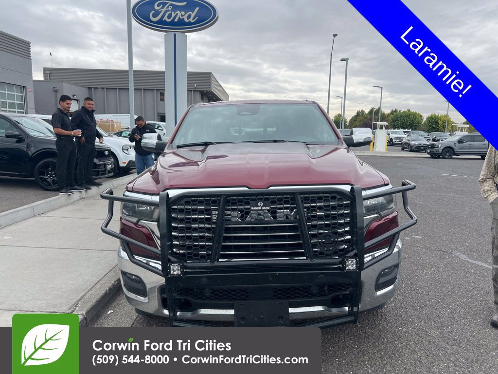 Used 2025 RAM 1500 Laramie AWD/4WD image 5