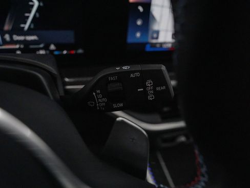 Used 2023 BMW X7 M60i w/ Executive Package image 26