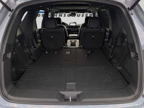 Used 2025 Honda Pilot Black Edition image 24