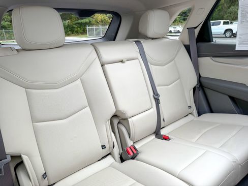 Certified 2022 Cadillac XT5 Premium Luxury image 10