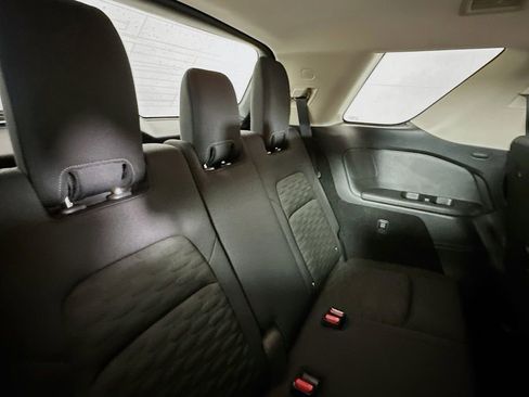 Used 2022 Nissan Pathfinder SV w/ SV Black Package image 27