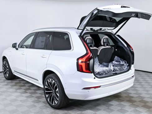 New 2026 Volvo XC90 T8 Plus w/ Protection Package AWD/4WD image 34