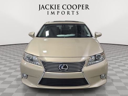 Used 2013 Lexus ES 350 w/ Luxury Pkg FWD image 2