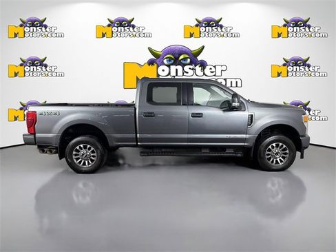 Used 2022 Ford F250 XLT w/ Black Appearance Package image 4