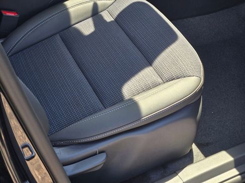New 2026 Buick Envista Sport Touring w/ Convenience I Package FWD image 18