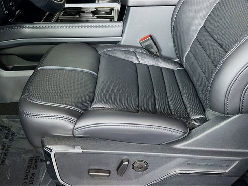 New 2026 Ford F350 Platinum w/ FX4 Off-Road Package image 23