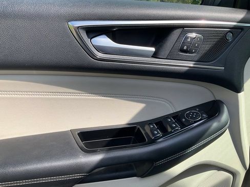 Certified 2020 Ford Edge Titanium AWD/4WD image 23