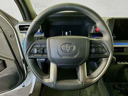 Certified 2025 Toyota Tacoma TRD Off-Road image 13