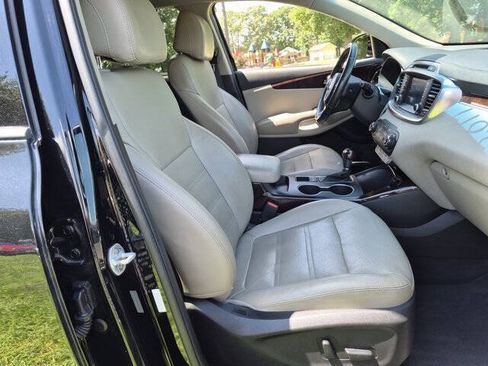 Used 2017 Kia Sorento EX AWD/4WD image 33