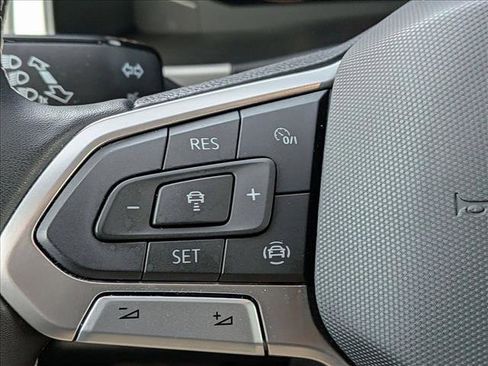 Used 2023 Volkswagen Atlas Cross Sport SE image 16