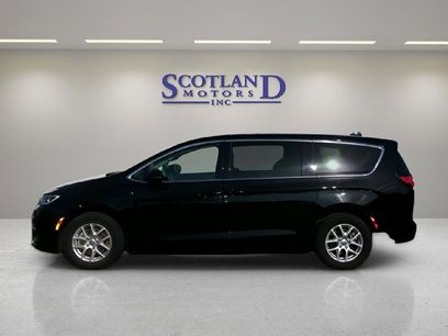 Used 2024 Chrysler Pacifica Touring-L