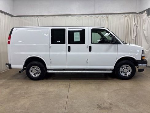 Used 2024 Chevrolet Express 2500 w/ Driver Convenience Package RWD image 2