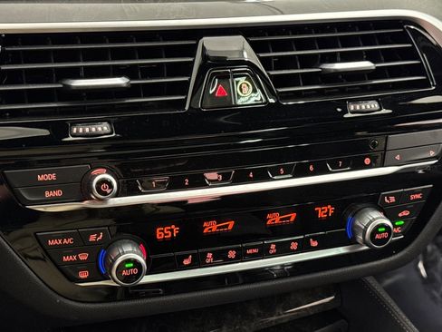 Certified 2023 BMW 530e 530e w/ M Sport Package image 28