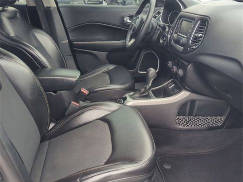 Used 2018 Jeep Compass Latitude image 24