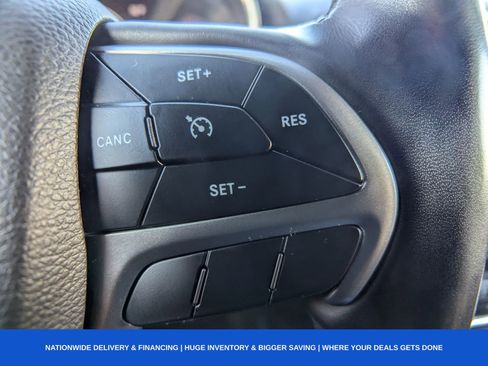 Used 2022 Jeep Grand Cherokee Laredo X image 33