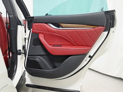 Used 2022 Maserati Levante GT image 35