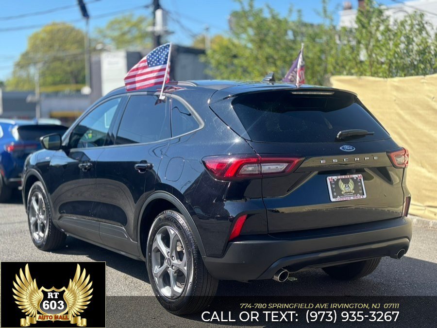Used 2025 Ford Escape ST-Line FWD image 4