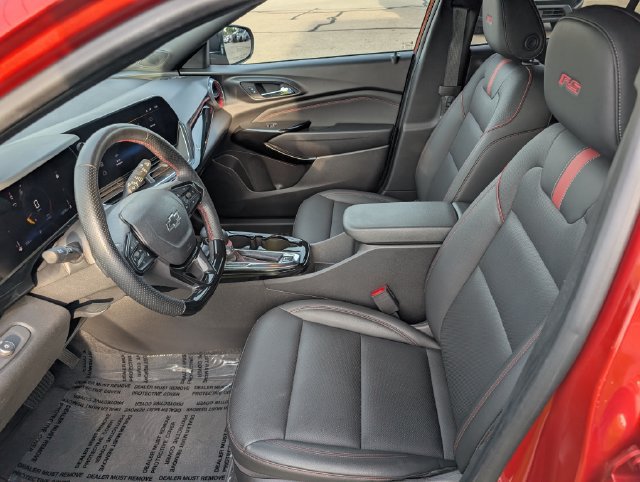 Used 2024 Chevrolet Trax RS w/ Sunroof Package FWD image 12