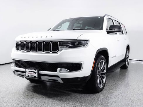 Used 2023 Jeep Wagoneer Series II w/ Premium Group I AWD/4WD image 3