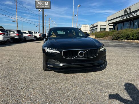 Used 2018 Volvo S90 T5 Momentum w/ Momentum Plus Package image 4