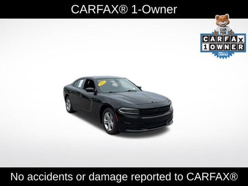 Used 2023 Dodge Charger SXT RWD image 2