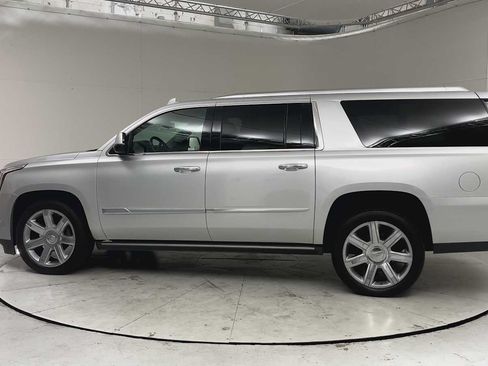 Used 2019 Cadillac Escalade ESV Premium Luxury AWD/4WD image 4