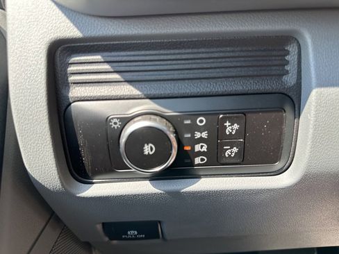 Used 2024 Ford F550 4x4 SuperCab Super Duty image 9