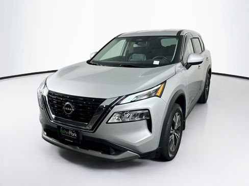 Used 2023 Nissan Rogue SV AWD/4WD image 3