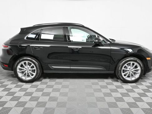 Certified 2025 Porsche Macan AWD image 26