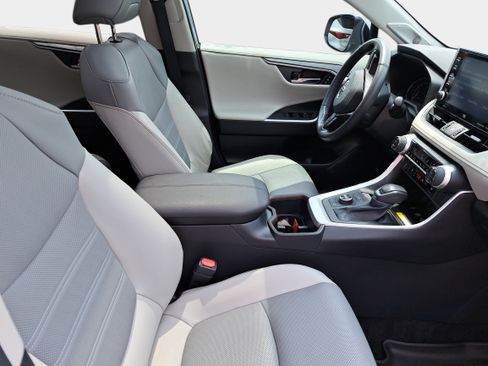 Used 2022 Toyota RAV4 Limited AWD/4WD image 10