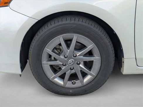 Used 2017 Toyota Prius V Two image 22