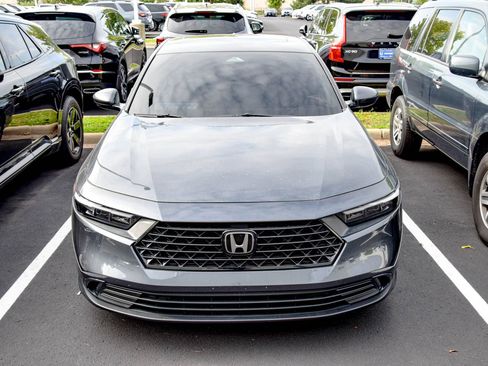 Used 2023 Honda Accord EX image 3