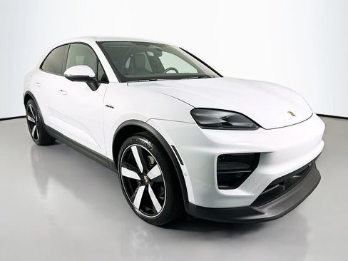 Certified 2025 Porsche Macan Electric RWD image 7