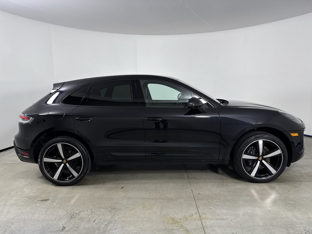 Certified 2023 Porsche Macan AWD/4WD image 8