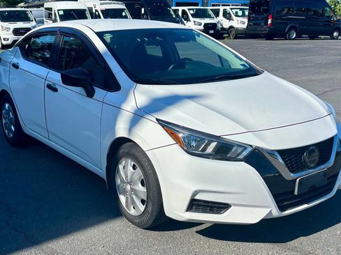 Used 2021 Nissan Versa S FWD image 4