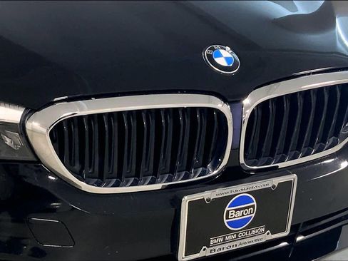 Used 2019 BMW 530i xDrive w/ Convenience Package image 32