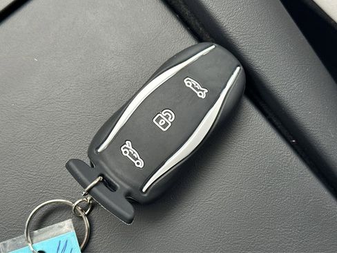 Used 2020 Tesla Model X Performance image 33