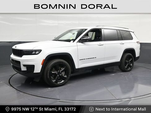 Used 2023 Jeep Grand Cherokee L Laredo RWD image 1