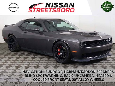 Used 2016 Dodge Challenger SRT Hellcat image 1
