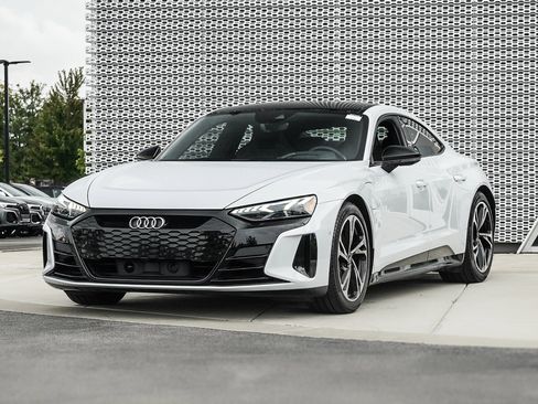 Used 2022 Audi e-tron GT Prestige w/ Prestige Package image 5