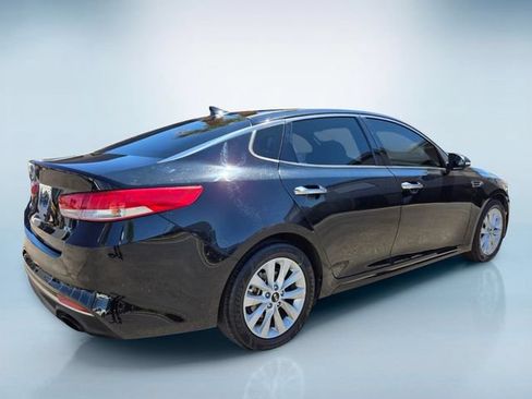 Used 2017 Kia Optima EX w/ Premium Package FWD image 4